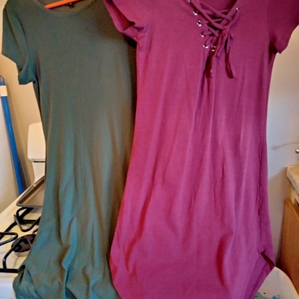 Elegant Midi Dress in Green and Pink